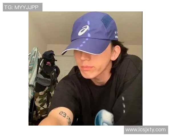 独特魅力的头像男高级小众足球明星引领时尚潮流与运动风尚