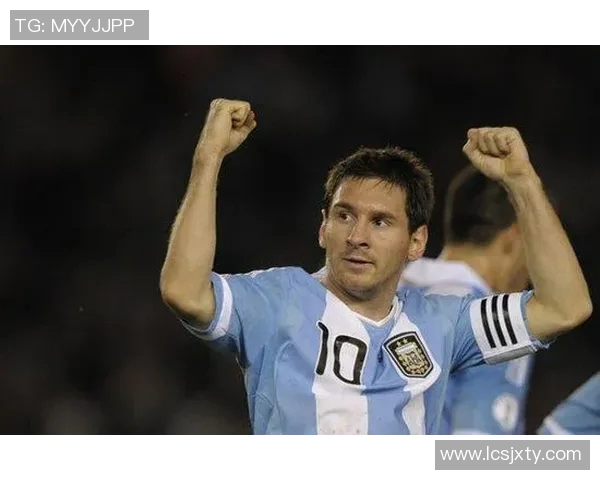 足球明星穿搭分享黑色鞋子照片女神风范尽显