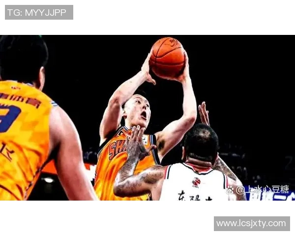 上海男篮全运赛场对决北京队展现篮球激情与实力较量